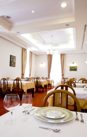 Imagen del bar/restaurante del Hotel Lovran. Foto 4