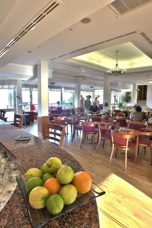 Imagen del bar/restaurante del Hotel Lovran. Foto 6