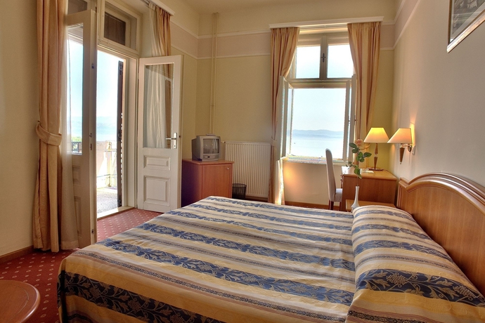 Imagen de la habitación del Hotel Lovran. Foto 10