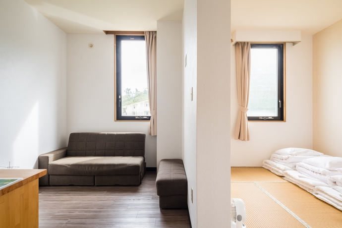 Imagen de la habitación del Hotel Low Cost Resort Manza Beach. Foto 8