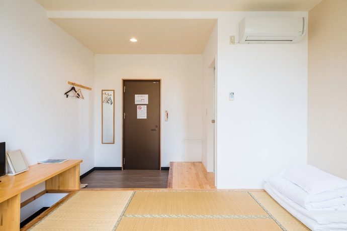 Imagen de la habitación del Hotel Low Cost Resort Manza Beach. Foto 11