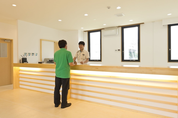 Imagen de los interiores del Hotel Low Cost Resort Manza Beach. Foto 18