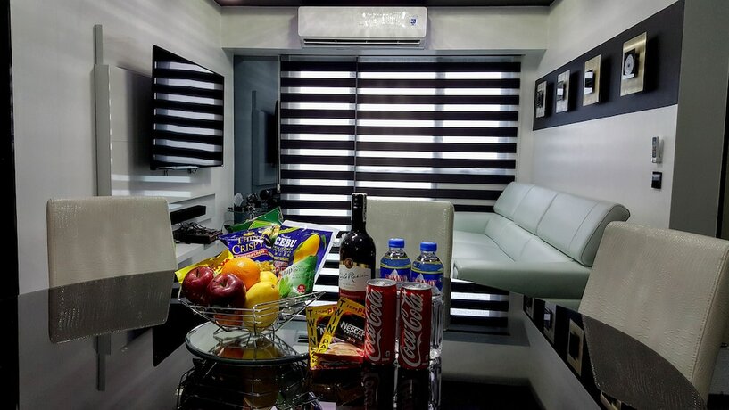 Imagen general del Hotel Lower Penthouse Unit In Acqua Residences. Foto 7