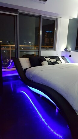 Imagen de la habitación del Hotel Lower Penthouse Unit In Acqua Residences. Foto 24