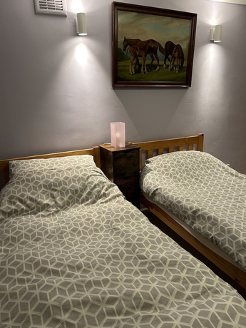 Imagen de la habitación del Hotel Lowri Cottage. Foto 8