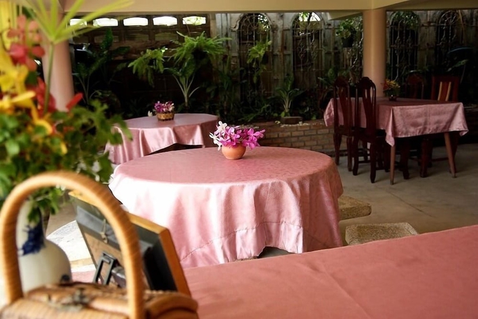 Imagen del bar/restaurante del Hotel Loy Manee House. Foto 4