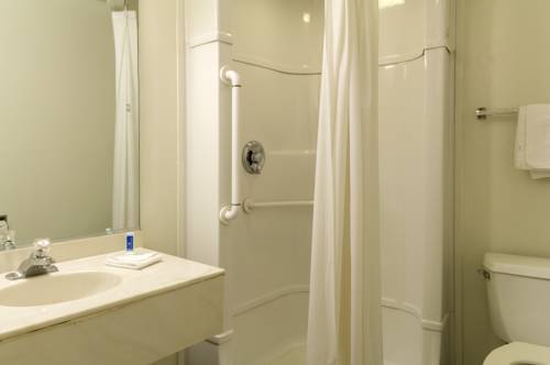 Imagen de la habitación del Hotel Loyalty Inn. Foto 8
