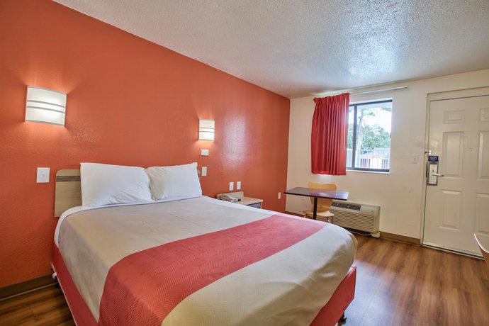 Imagen de la habitación del Hotel Loyalty Inn Tallahassee. Foto 8