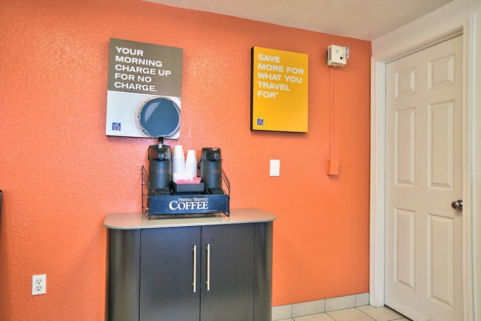 Imagen del bar/restaurante del Hotel Loyalty Inn Tallahassee. Foto 4