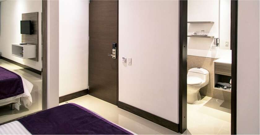 Imagen de la habitación del Hotel Loyds. Foto 26