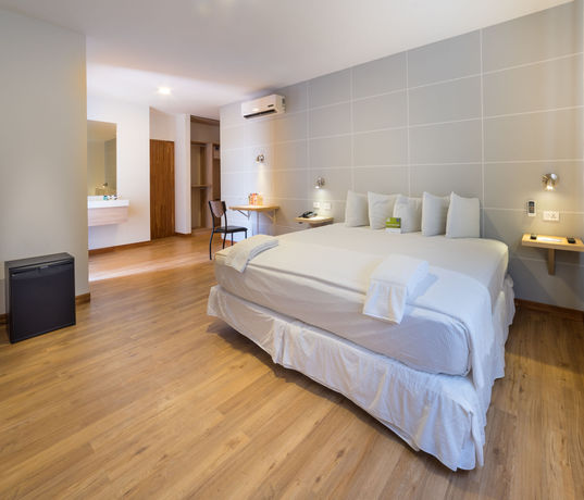 Imagen de la habitación del Hotel Lp Equipetrol. Foto 9