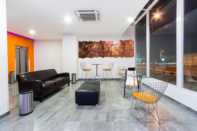 Imagen del bar/restaurante del Hotel Lp Equipetrol. Foto 3