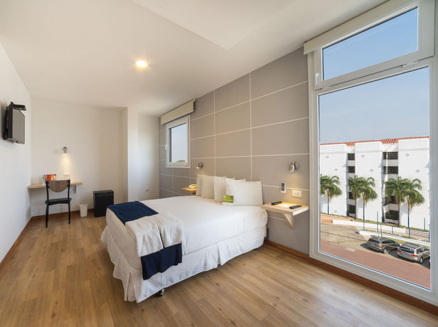 Imagen de los interiores del Hotel Lp Equipetrol. Foto 16