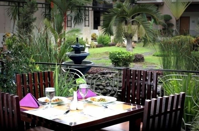Imagen del bar/restaurante del Hotel Lpp Convention Yogyakarta. Foto 4