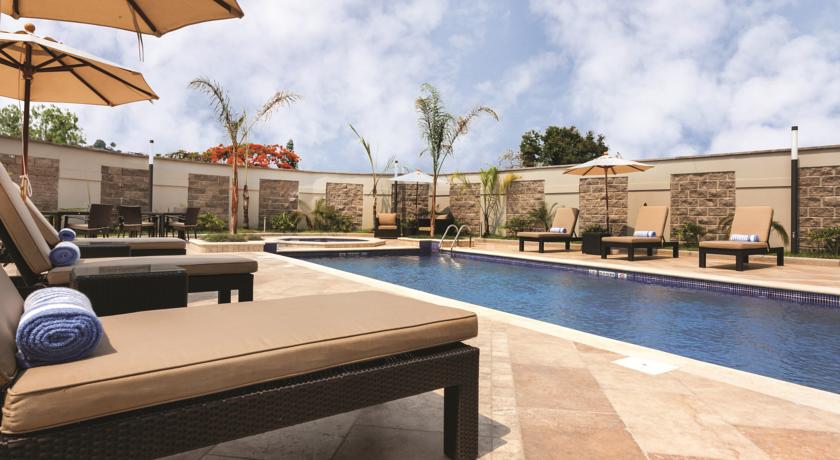 Imagen de la piscina del Hotel Lq By Wyndham Tegucigalpa. Foto 14