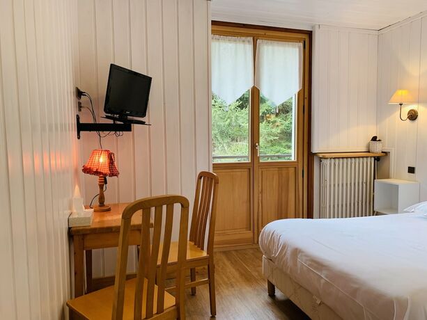 Imagen de la habitación del Hotel L’Arveyron Open House. Foto 15