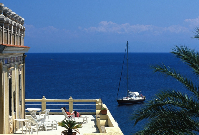 Imagen de los exteriores del Hotel L’ariana Isole Eolie - Una Esperienze. Foto 10