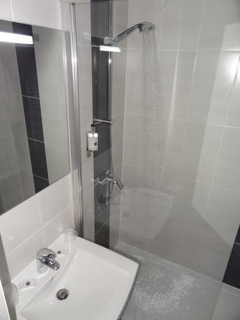 Imagen general del Hotel L&rsquo;ortega Rennes A&eacute;roport. Foto 4