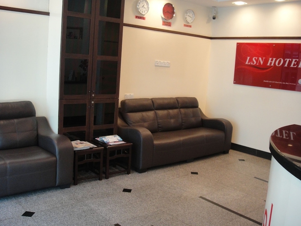 Imagen de los interiores del Hotel Lsn Taman Connaught. Foto 7