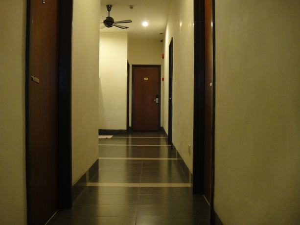 Imagen de los interiores del Hotel Lsn Taman Connaught. Foto 11