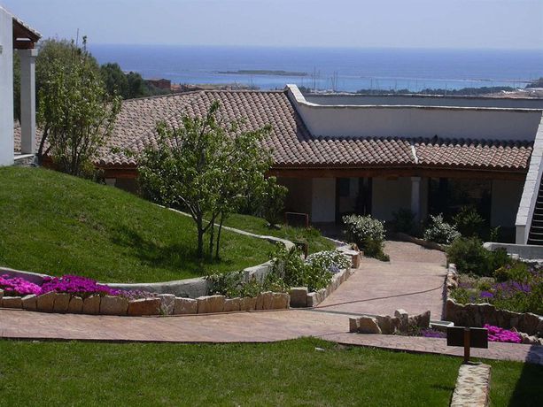 Imagen de los exteriores del Hotel Lu Baroni. Foto 13