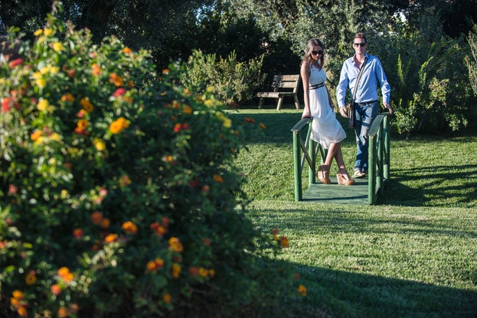 Imagen de los exteriores del Hotel Lu'. Foto 15