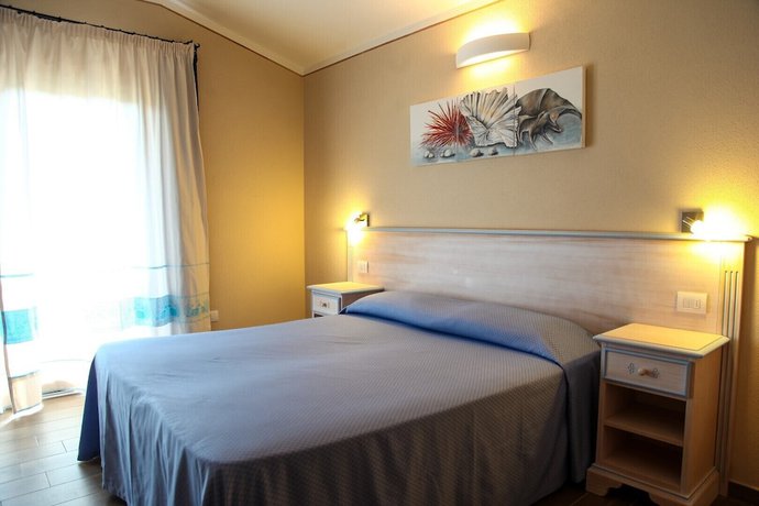 Imagen de la habitación del Hotel Lu Pitrali. Foto 5