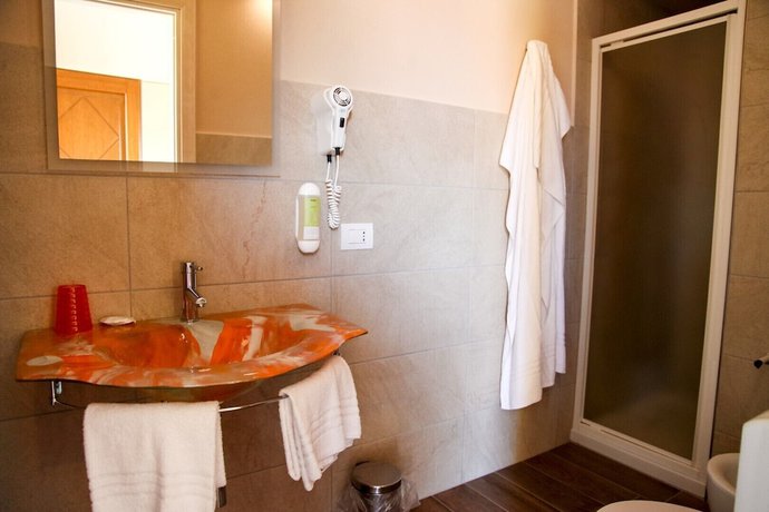 Imagen de la habitación del Hotel Lu Pitrali. Foto 11