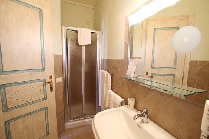 Imagen de la habitación del Hotel Lu Pitrali. Foto 12