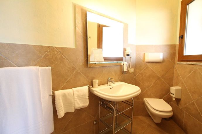 Imagen de la habitación del Hotel Lu Pitrali. Foto 15