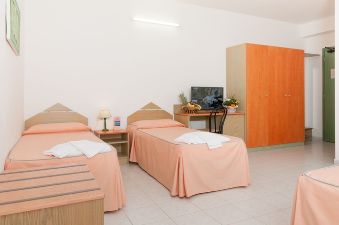 Imagen de la habitación del Hotel Lu'Hotel Porto Pino. Foto 2