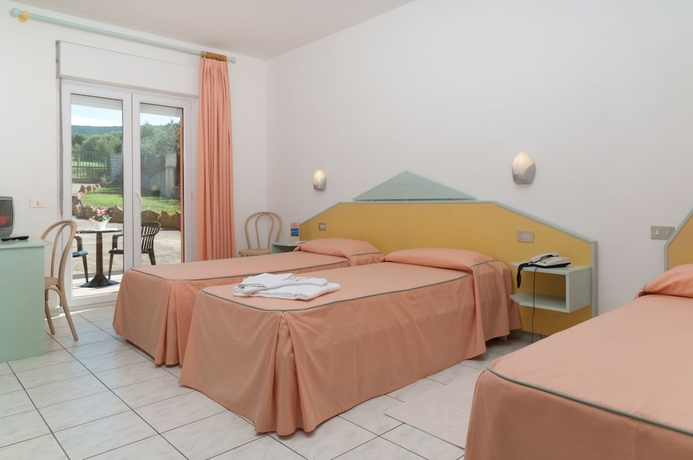 Imagen de la habitación del Hotel Lu'Hotel Porto Pino. Foto 8