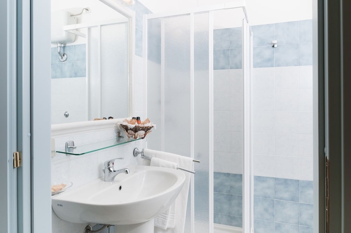 Imagen de la habitación del Hotel Lu'Hotel Porto Pino. Foto 11