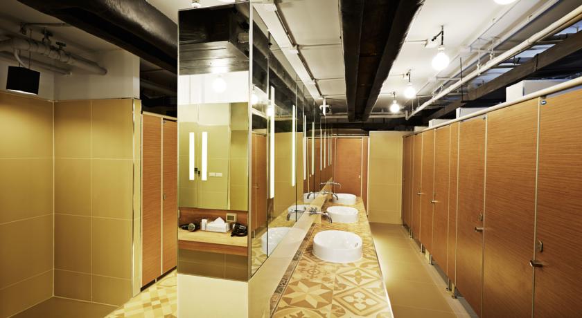 Imagen de los interiores del Hotel Lub D Phuket Patong - Hostel. Foto 15