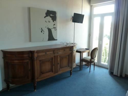 Imagen de la habitación del Hotel Luberon L'h&ocirc;tel. Foto 16