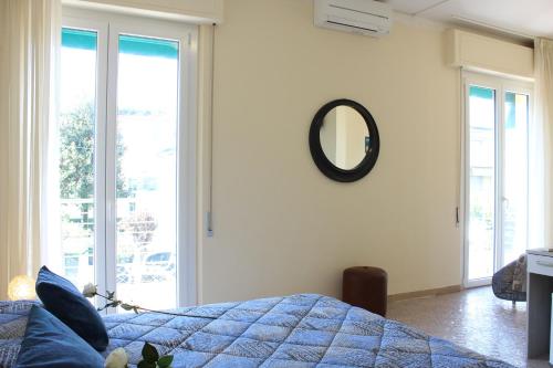 Imagen de la habitación del Hotel Luca, Lido Di Camaiore. Foto 9