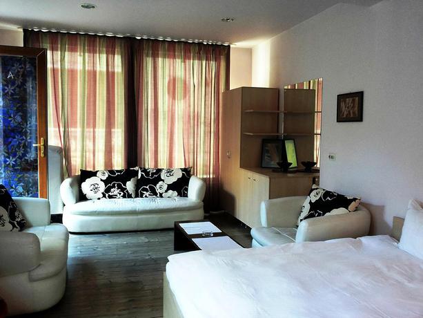 Imagen de la habitación del Hotel Lucas Aparthotel. Foto 4