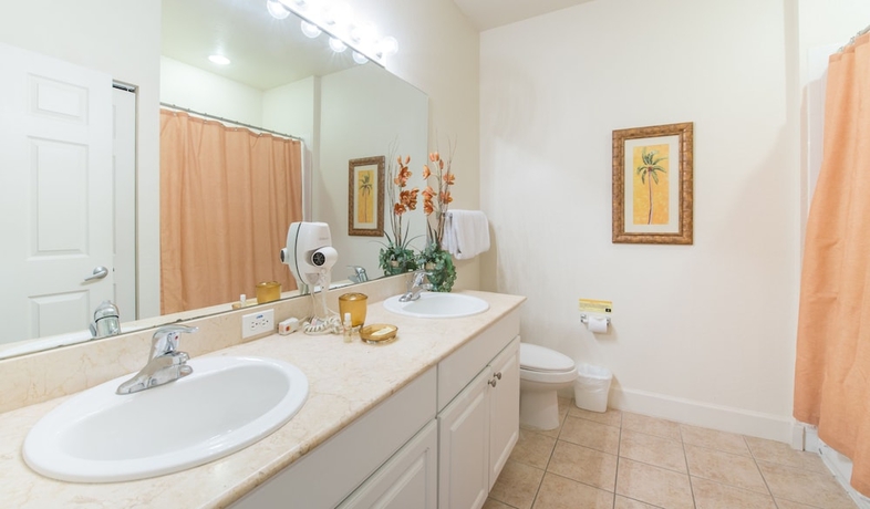 Imagen de la habitación del Hotel Lucaya Village by CND Holiday Homes. Foto 3