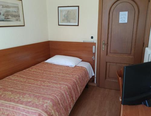 Imagen de la habitación del Hotel Lucciola, Bordighera. Foto 7