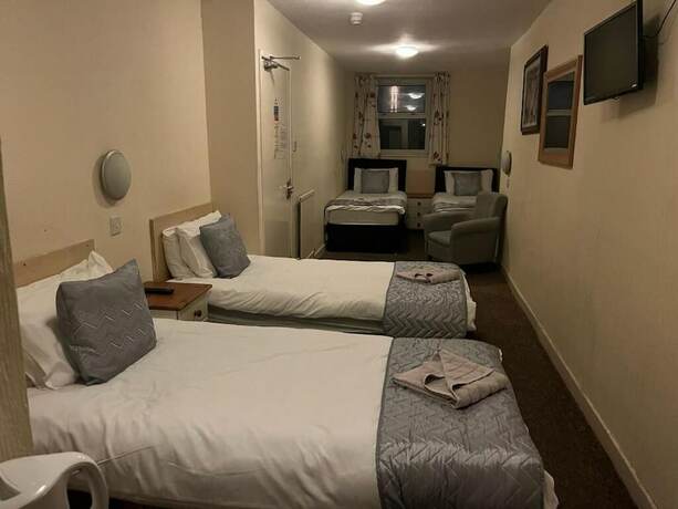 Imagen de la habitación del Hotel Lucena. Foto 13