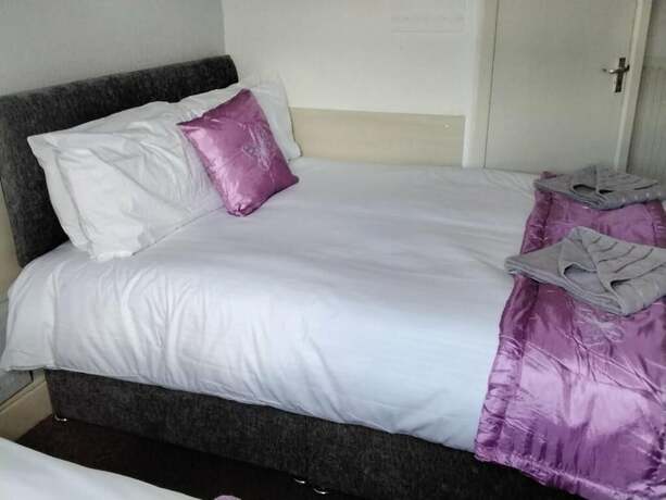 Imagen de la habitación del Hotel Lucena. Foto 18