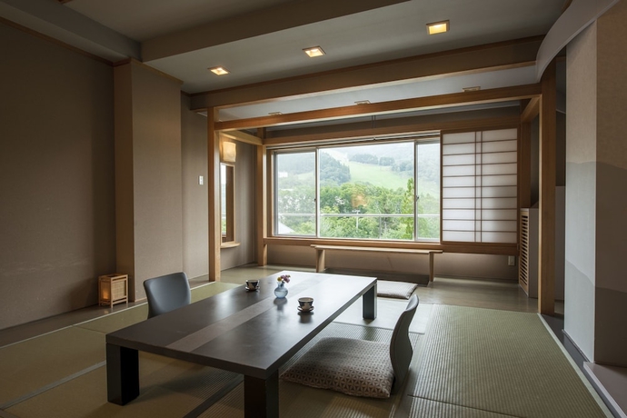 Imagen de la habitación del Hotel Lucent Takamiya. Foto 4