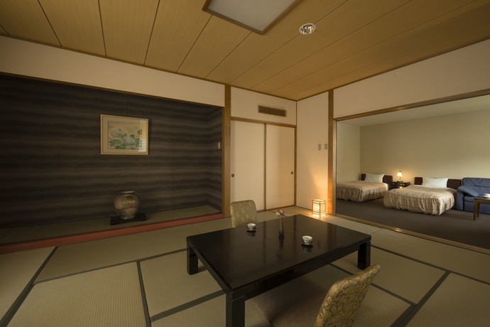 Imagen de la habitación del Hotel Lucent Takamiya. Foto 6