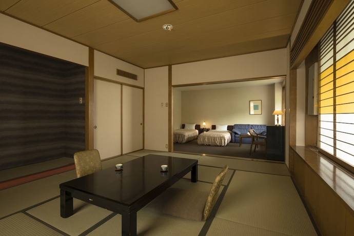 Imagen de la habitación del Hotel Lucent Takamiya. Foto 7