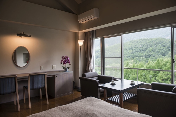 Imagen de la habitación del Hotel Lucent Takamiya. Foto 19