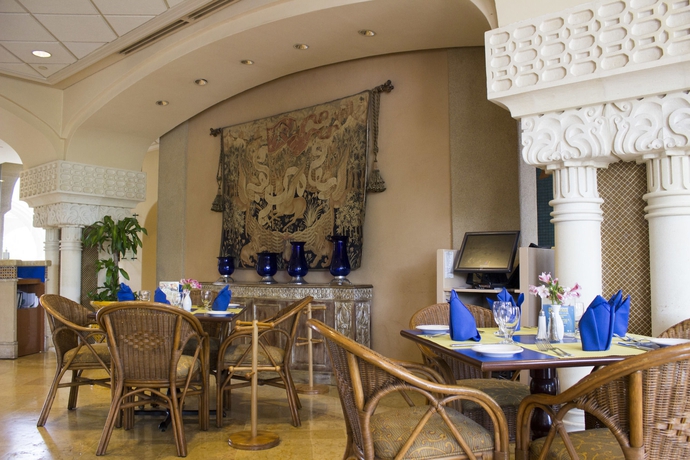 Imagen del bar/restaurante del Hotel Lucerna Culiacan. Foto 7