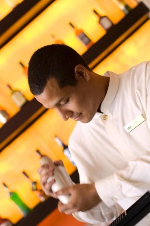 Imagen del bar/restaurante del Hotel Lucerna Hermosillo. Foto 6