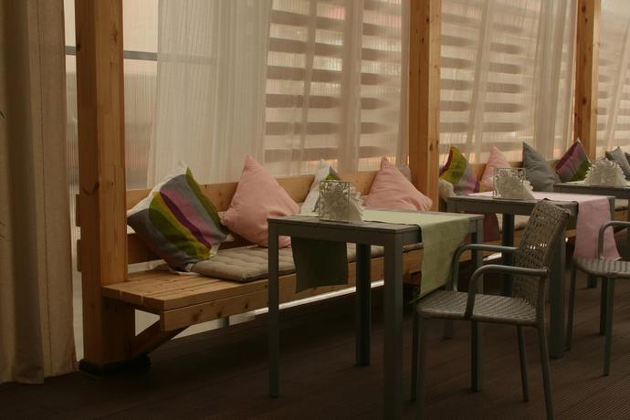 Imagen de los interiores del Hotel Luch. Foto 7
