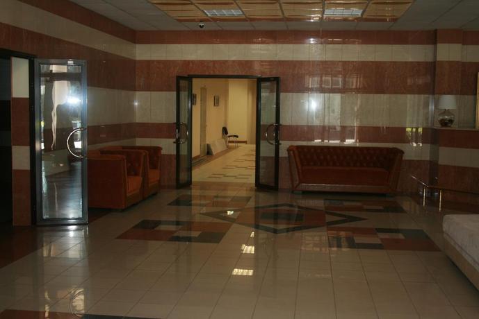 Imagen de los interiores del Hotel Luch. Foto 8
