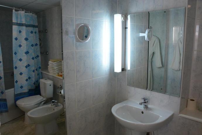 Imagen de la habitación del Hotel Luchesa. Foto 10